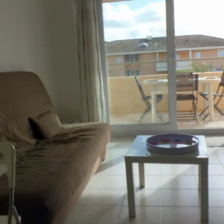 34m South Facing With Terrace And Open View *